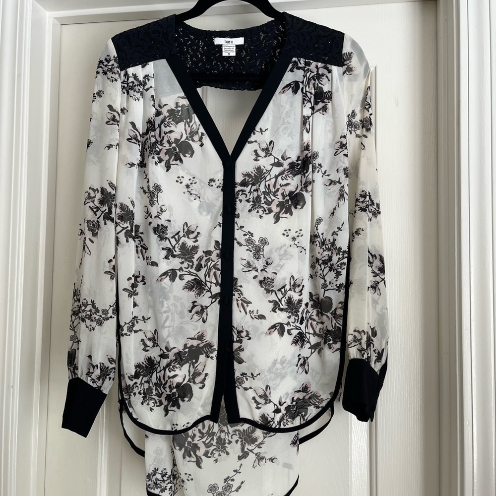 Bar lll LongSleeved Open Backed Blouse